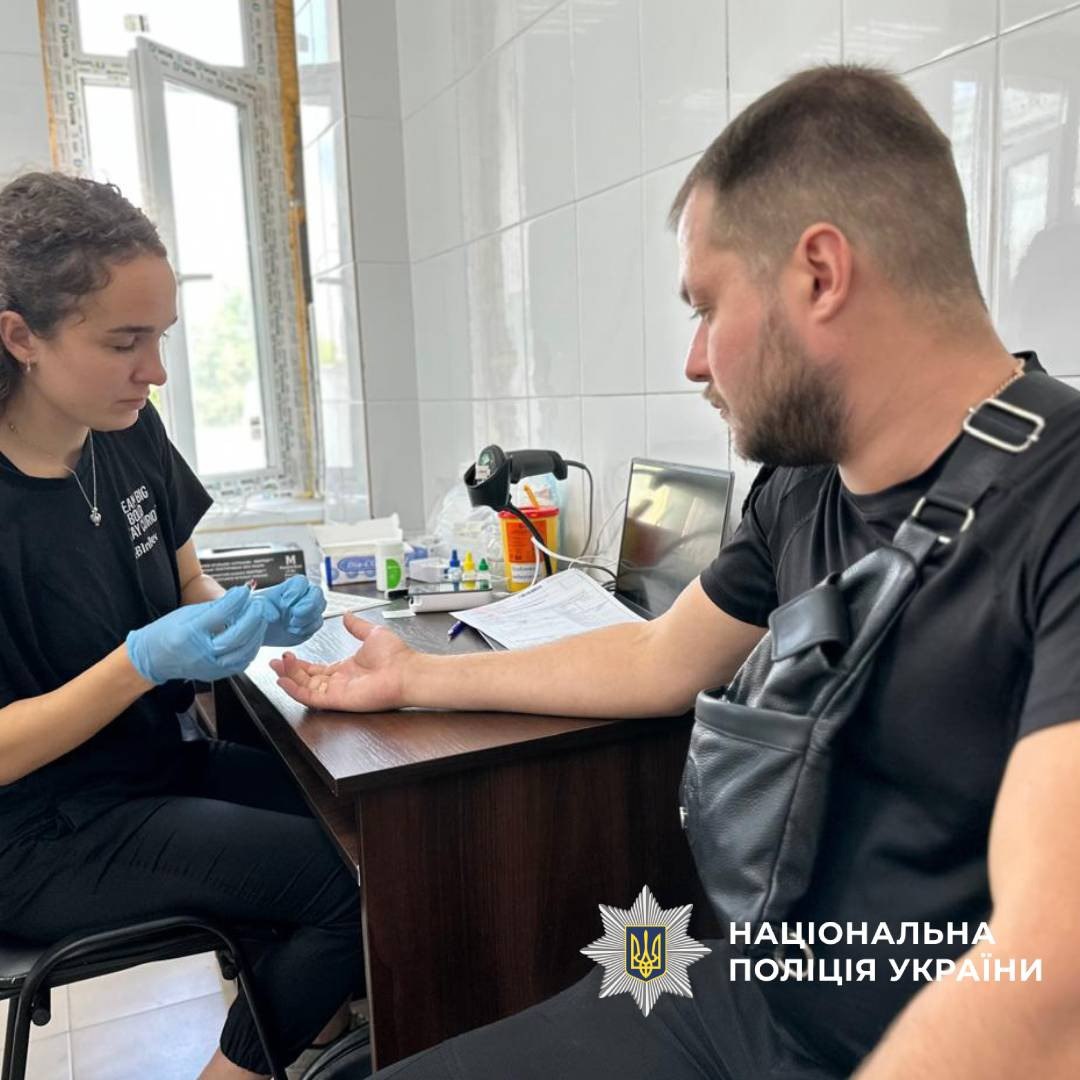 Здали кров заради життя поліцейські: Новини Харкова